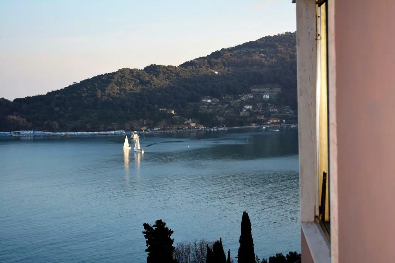 Casemaggi Attico Sul Mare, Penthouse On The Sea Porto Venere Apartment